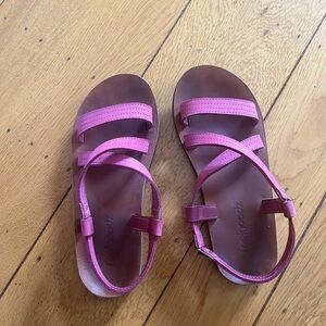 Cute pink strappy sandals!